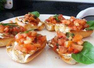 Una foto de Bruschettas variadas