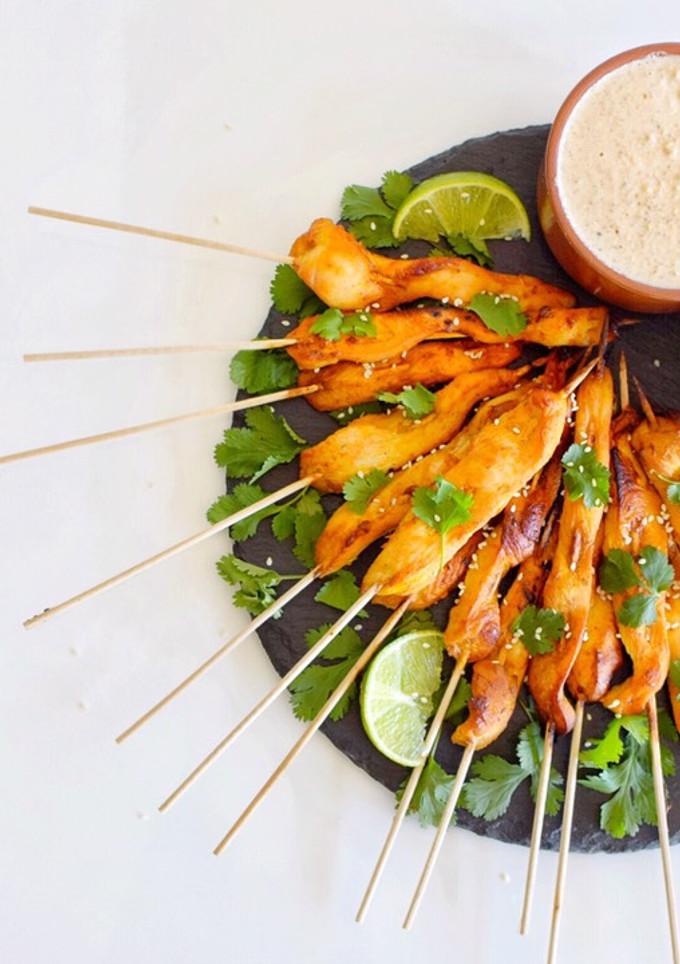 Una foto de Pinchos de pollo Satay al estilo Thailandés | @DarixLAB