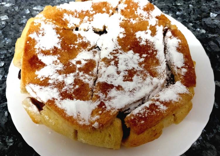 Charlota de manzana y nueces con pan de molde
