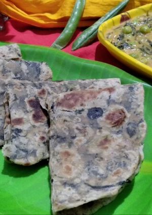 মেথি শাকের পরোটা (Methi saaker parota recipe in bengali) রেসিপির প্রধান ছবি