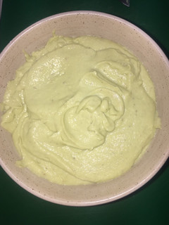 Una foto de Puré de aguacate,
