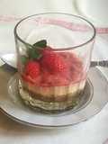 Cheesecake individual de fresa en microondas