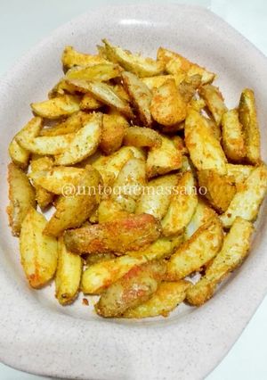 Una foto de Papas rústicas al horno (Fácil, ricas y económicas)