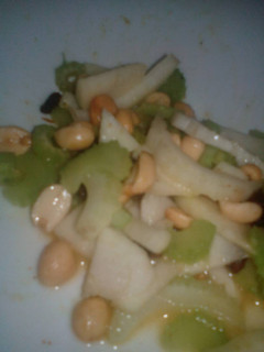Una foto de Ensalada apio y manzana