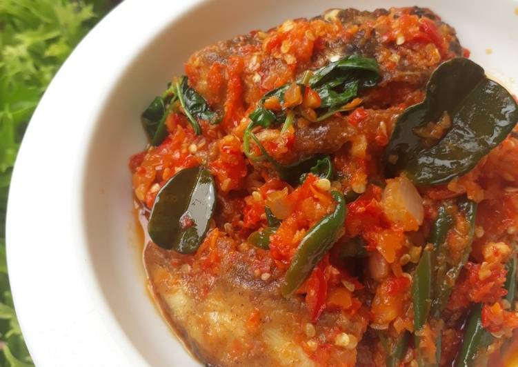 Langkah memasak Nila sambal kemangi yang Enak
