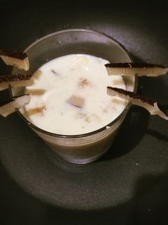 कोकोनट बनाना स्मूदी (Coconut banana smoothie recipe in hindi) रेसिपी मुख्य फोटो
