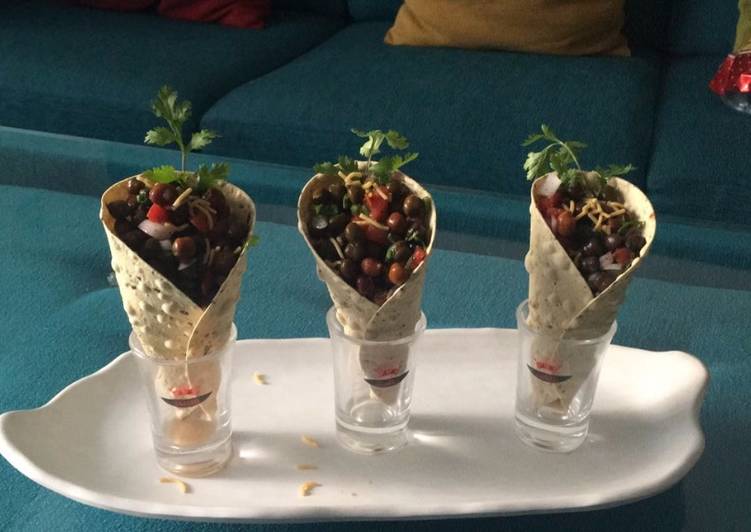 Masala papad cone chat