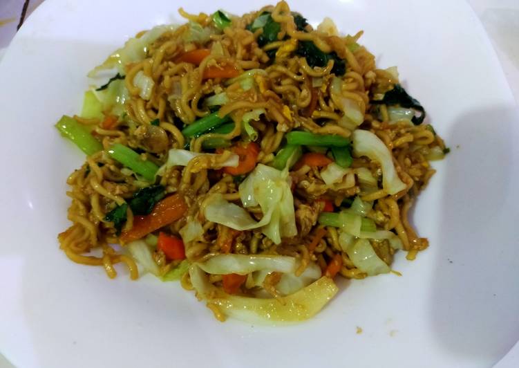 Mie goreng ebi