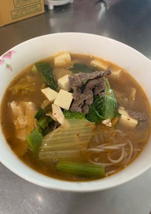 Hình của món Canh kim chi thịt bò.