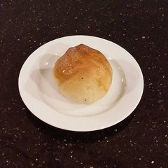 A picture of Garlic and Black Pepper Yeast Rolls.