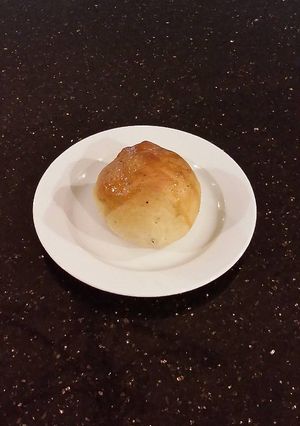 A picture of Garlic and Black Pepper Yeast Rolls.