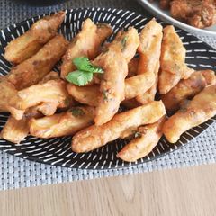 A picture of French fries pakoray.