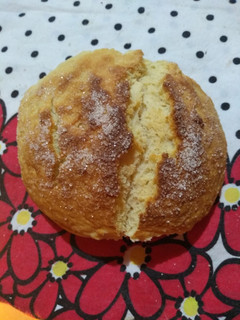 Una foto de Pan casero dulce reducido en gluten, con sabor a cítrico