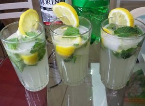Una foto de Mojitos cubanos 🇨🇺 🇩🇴🇨🇱🇨🇺🇩🇴🇨🇱
