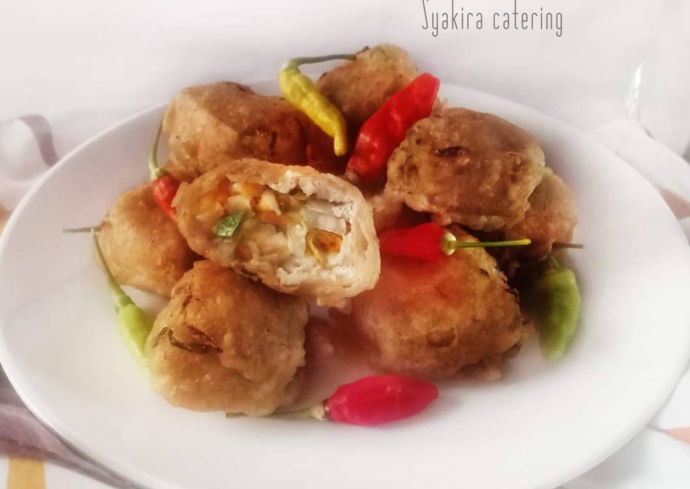 Tahu berontak (tahu isi sayuran)