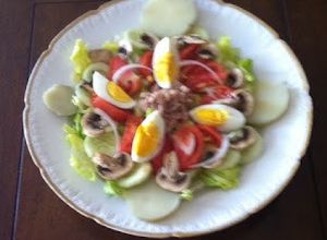 Una foto de Ensalada Niçoise o Nissarda
