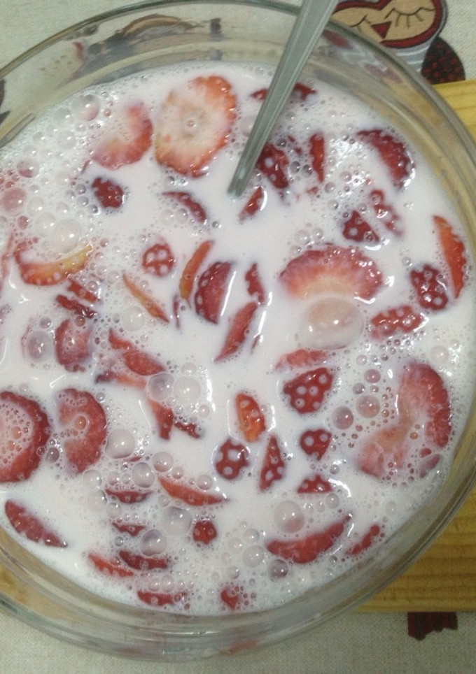 Una foto de Fresas con leche