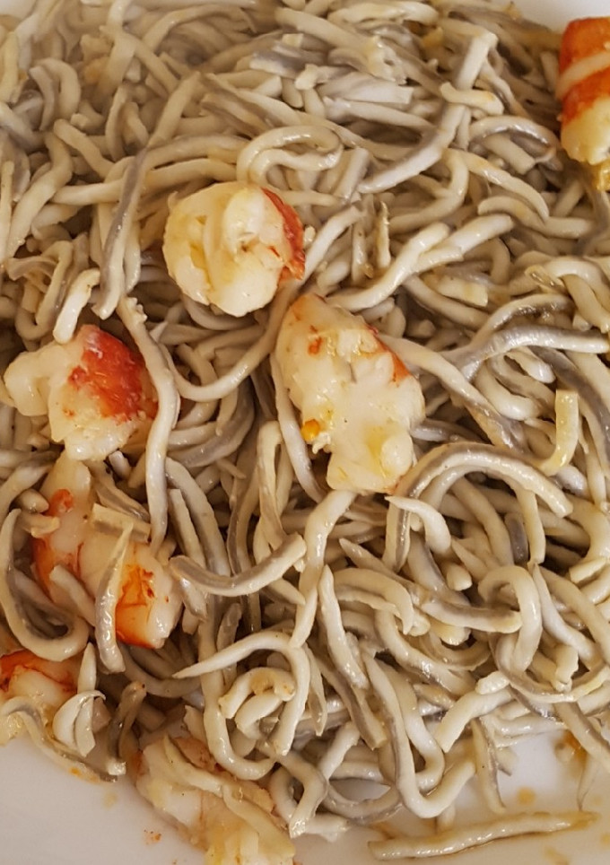 Una foto de Gulas con gambones