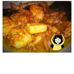A picture of Semur ayam tahu dengan santan bubuk.