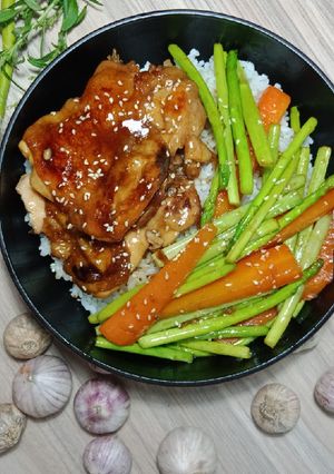 Hình của món Teriyaki chicken donburi.
