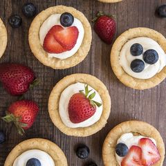 A picture of Cheesecake Sugar Cookie Cups.