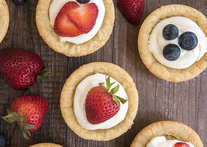 Steps to Make Favorite Cheesecake Sugar Cookie Cups