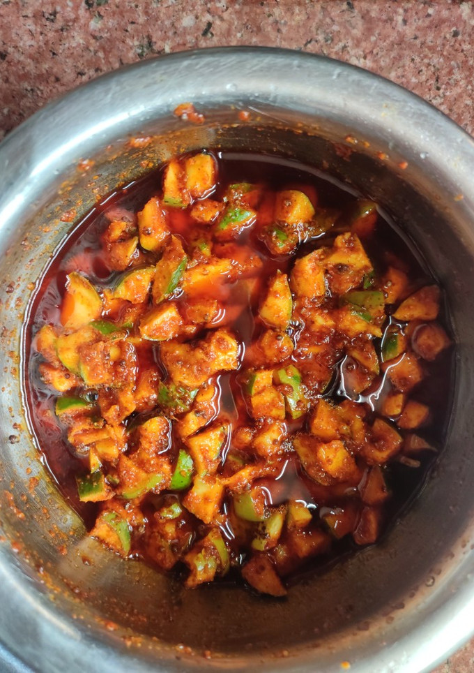 A picture of Aam ka achar.