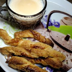 A picture of Sesame Puff Sticks.