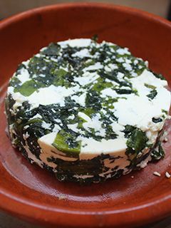 Una foto de Queso casero fresco con wakame