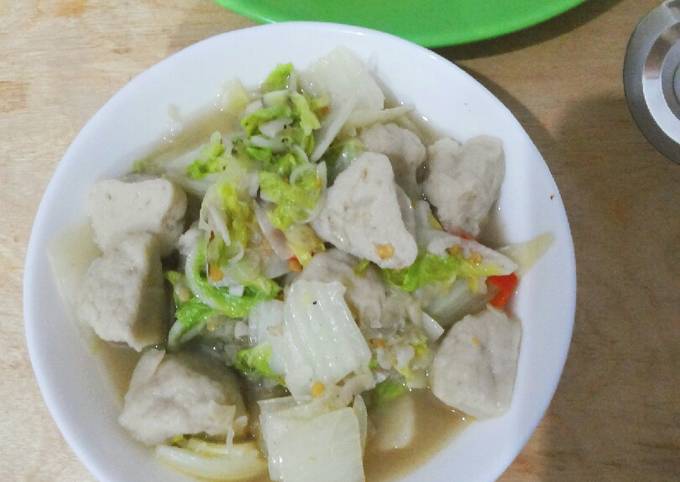Langkah Mudah untuk Menyiapkan Tumis Sawi Putih Bakso yang Bikin Ngiler