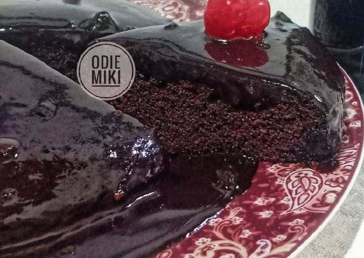 Bagaimana Menyiapkan Red Wine Chocolate Cake yang Lezat Sekali
