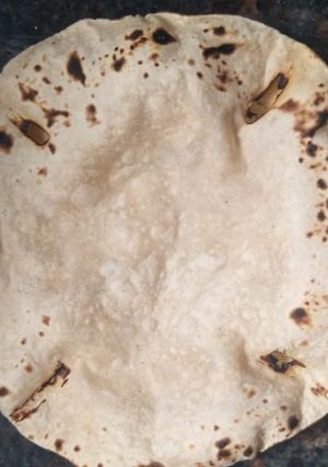 ફુલ્કા રોટી (Fulka Roti Recipe In Gujarati) રેસીપી મુખ્ય ફોટો