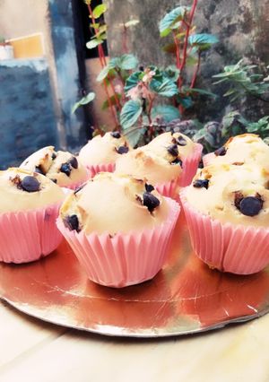 Una foto de Muffins de vainilla con chips de chocolate
