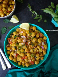 चना चाट (Chana chaat recipe in hindi) रेसिपी मुख्य फोटो