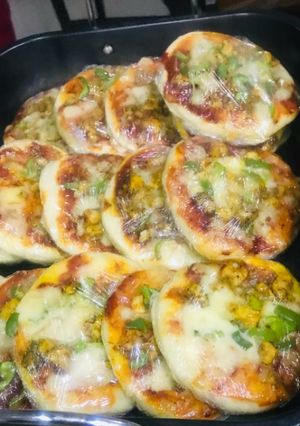 A picture of Mini pizza.