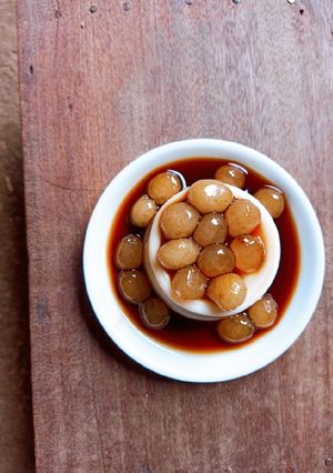 Hình của món Tàu hũ trân châu đường đen.
