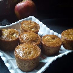 Apple cinnamon muffins A picture of Apple cinnamon muffins.