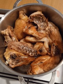Фото Курка смажена частинами.
