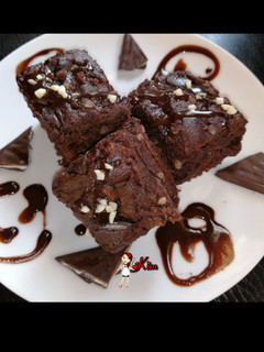 A picture of Eggless Almond Brownies.