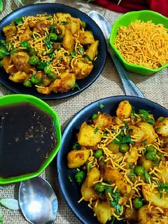 मटर आलू चाट(matar aloo chaat recipe in Hindi) रेसिपी मुख्य फोटो