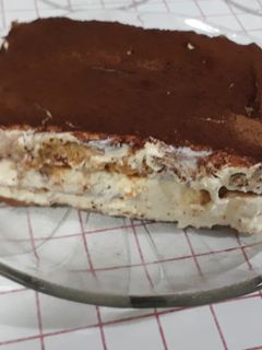 Una foto de Tiramisú fácil y rápido de hacer, sin yemas