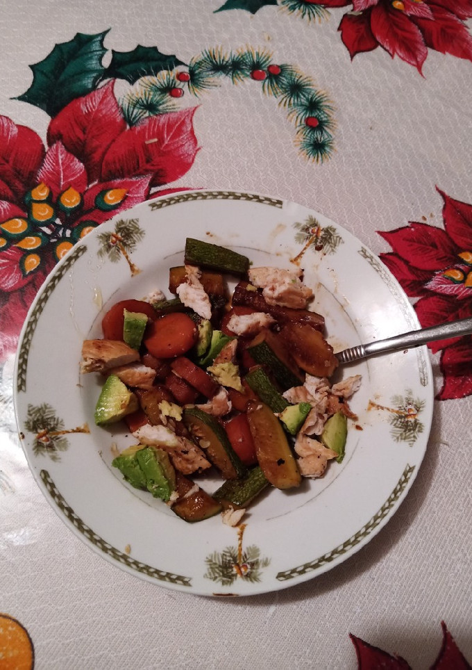 Una foto de Verduras dulces con pollo