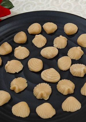 A picture of Milk Cream (Christmas sweet).
