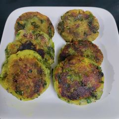 Sweet potato and spinach pattice A picture of Sweet potato and spinach pattice.