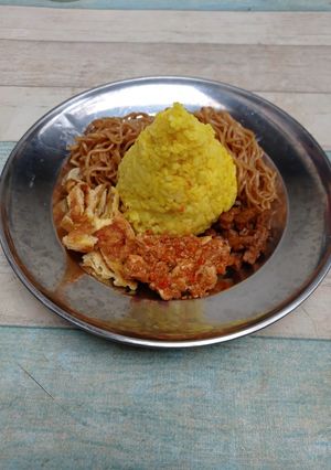 Foto resep Nasi Kuning Komplit