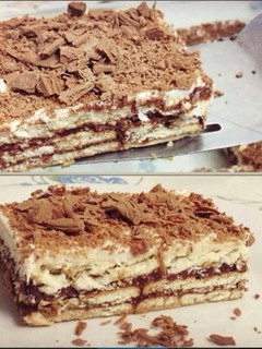 صورة لوصفة كيكة البسكويت الباردة بالكريمة