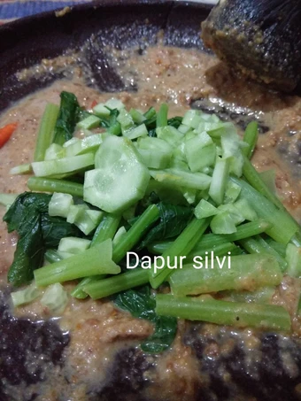 Cara Sederhana Menyiapkan Resep  Cecengi sawi dan timun/rujak kacang sawi dan timun yang Sempurna, Enak