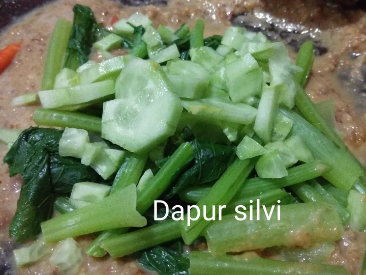 Cara Mudah Menyiapkan Resep  Cecengi sawi dan timun/rujak kacang sawi dan timun yang Bikin Ngiler, Sempurna