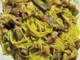 Bún nghệ xào lòng