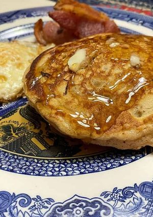 A picture of Mom's Pancakes.